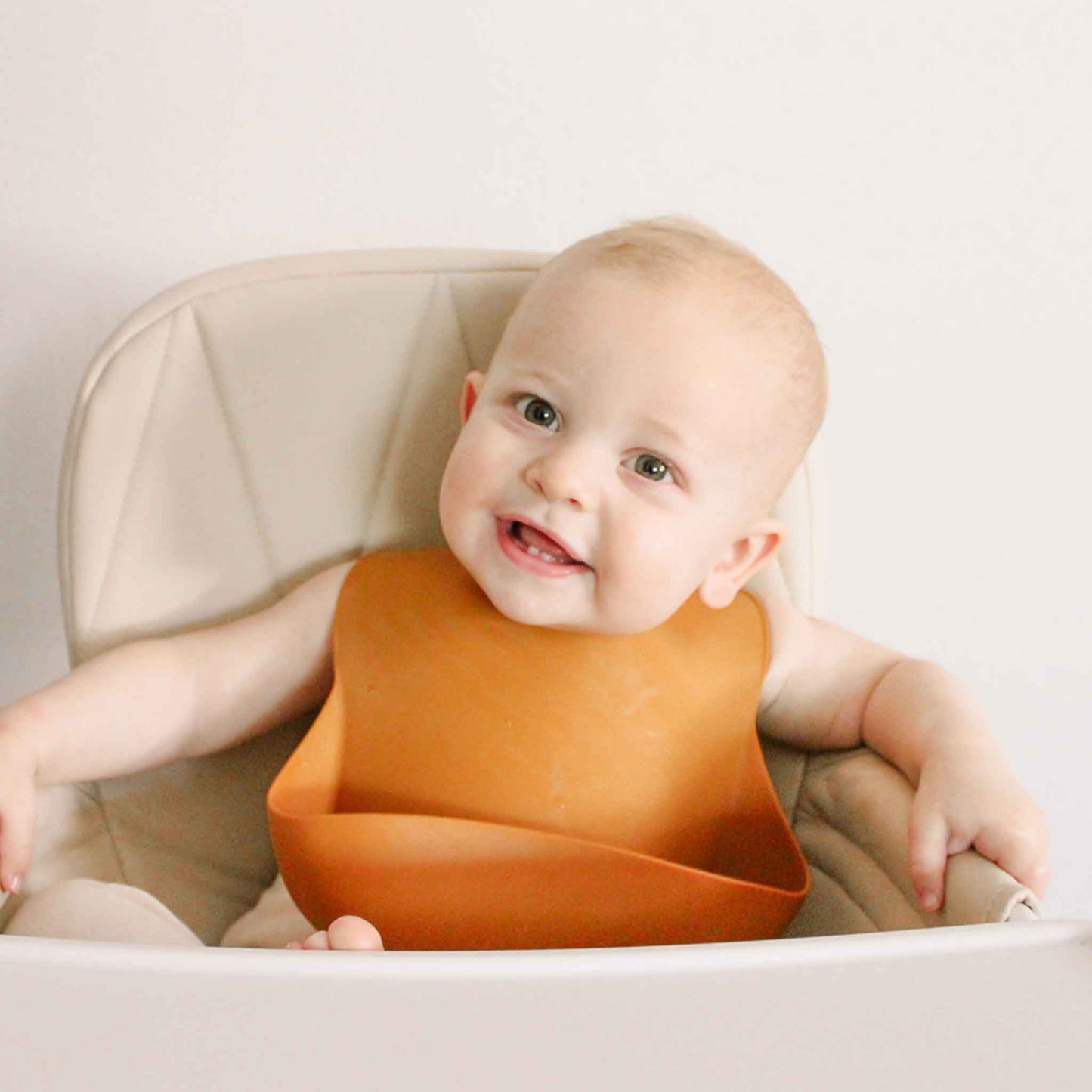 silicone feeding bib, bucket bib, toddler bib, wipeable bib, gold bib