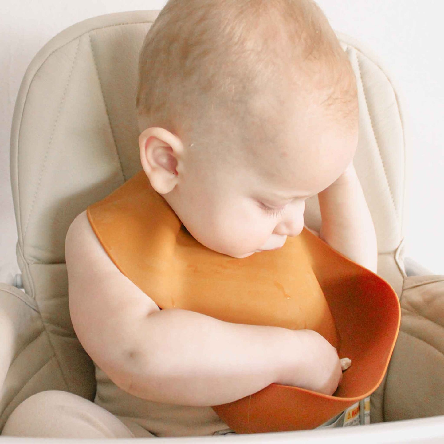 silicone feeding bib, bucket bib, toddler bib, wipeable bib, gold bib