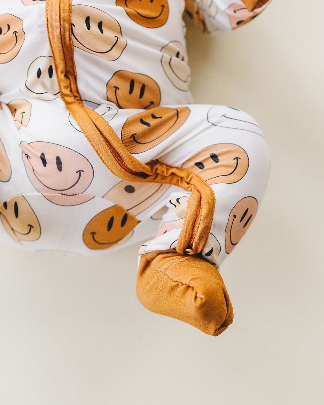 smiley bamboo zip romper, lucky panda kids baby pajamas, smiley face zip sleeper, zippy