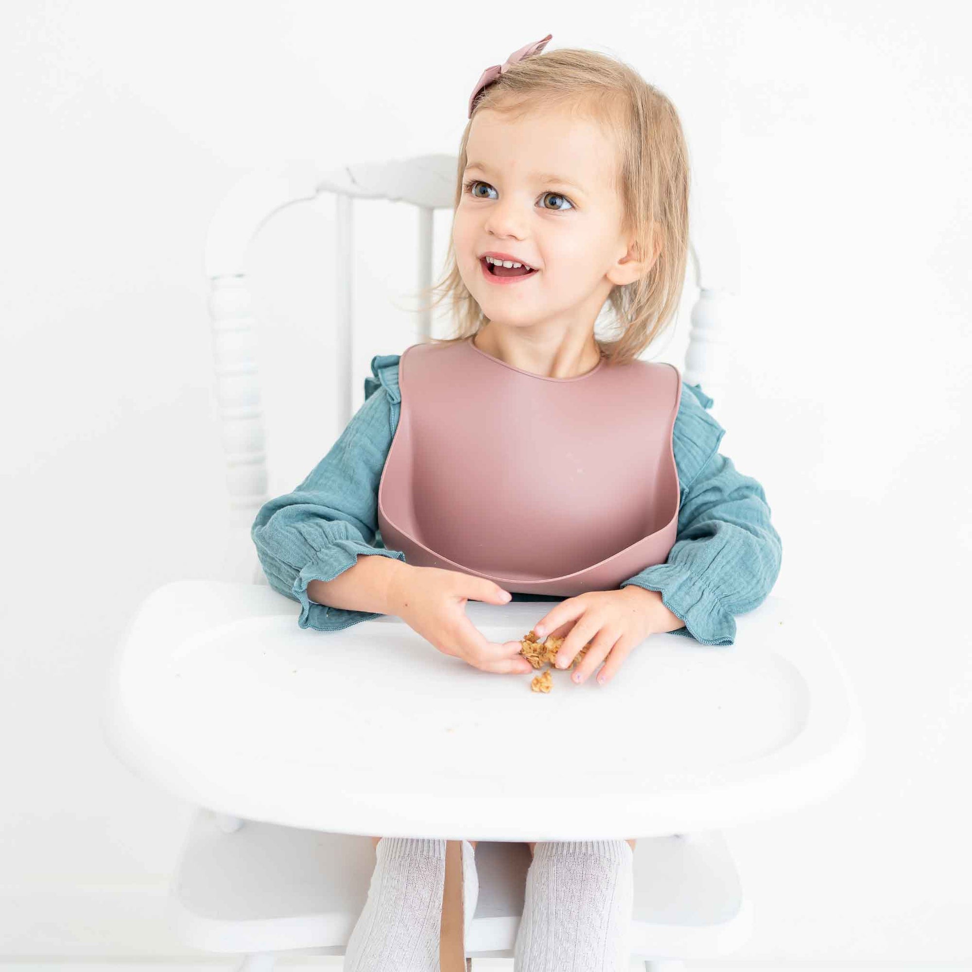 silicone bucket bib, baby feeding bib, silicone pocket bib, mauve baby bib